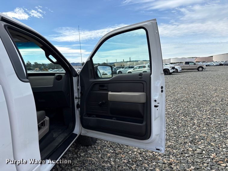 image for item YA2482 2010 Ford F150 XL pickup truck