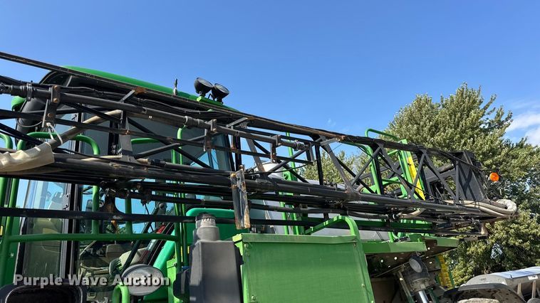 image for item DO2366 2012 John Deere 4730 sprayer