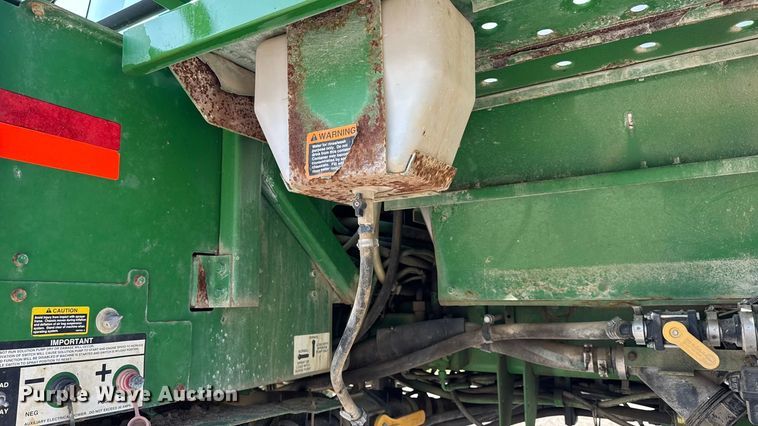 image for item DO2366 2012 John Deere 4730 sprayer
