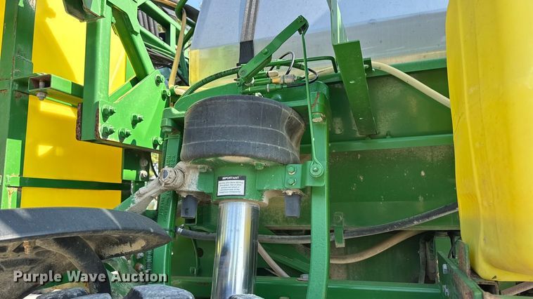 image for item DO2366 2012 John Deere 4730 sprayer