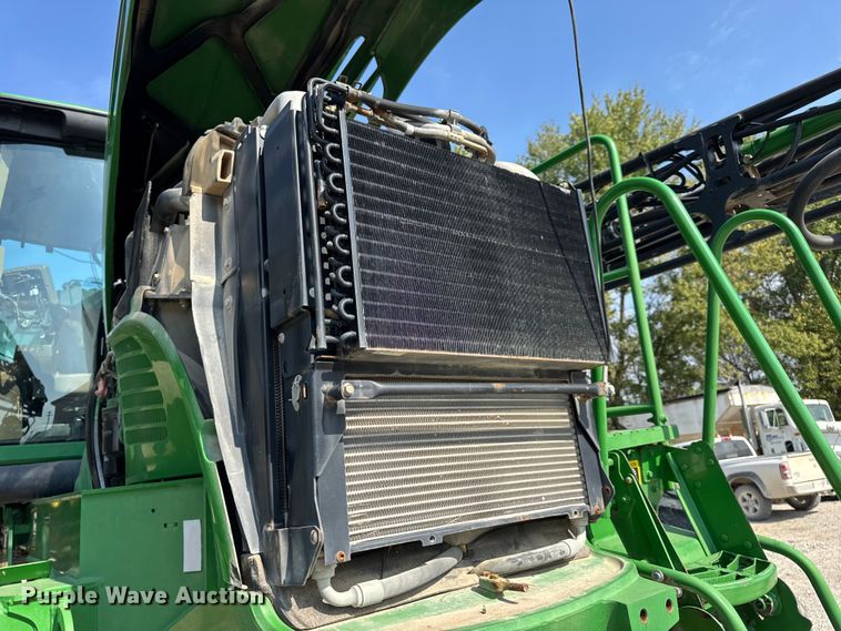 image for item DO2366 2012 John Deere 4730 sprayer