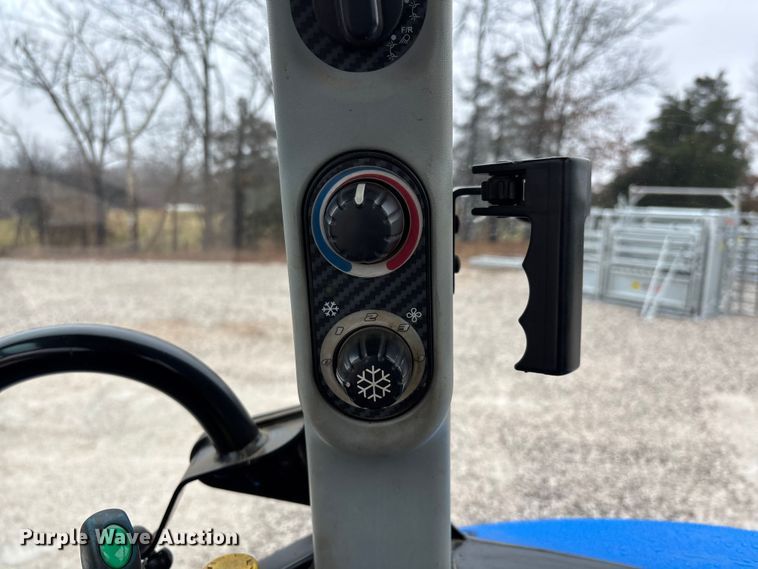 image for item DT0043 2015 New Holland T4.95 MFWD tractor