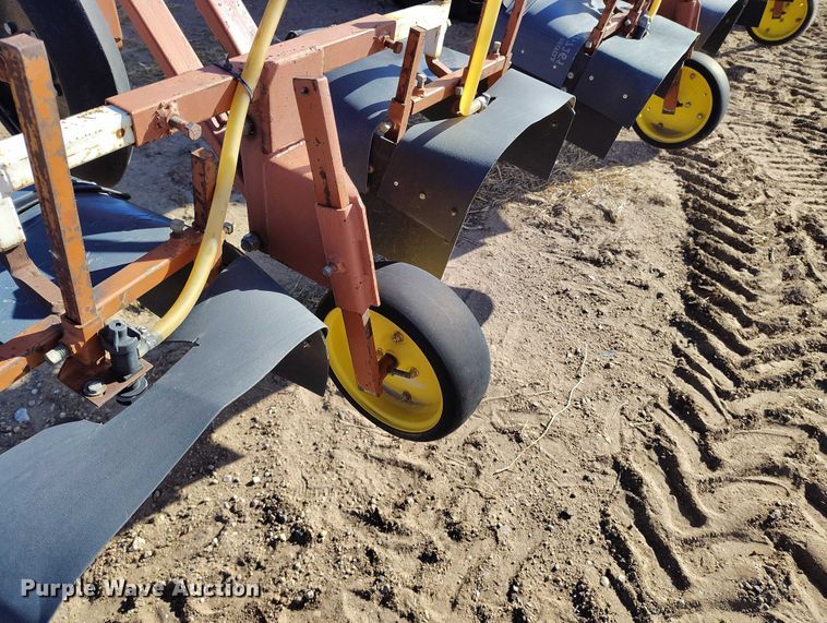 image for item DT0955 1998 H&S 16R-30VF hooded sprayer