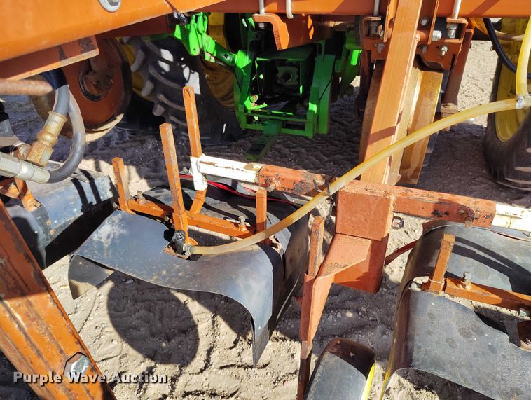 image for item DT0955 1998 H&S 16R-30VF hooded sprayer