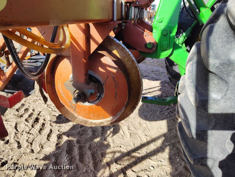 image for item DT0955 1998 H&S 16R-30VF hooded sprayer