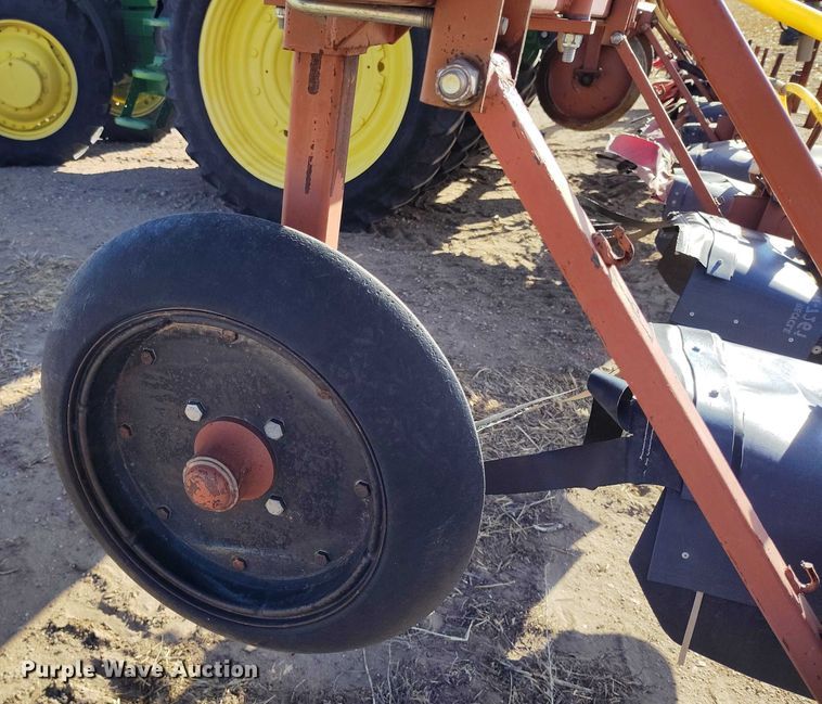 image for item DT0955 1998 H&S 16R-30VF hooded sprayer