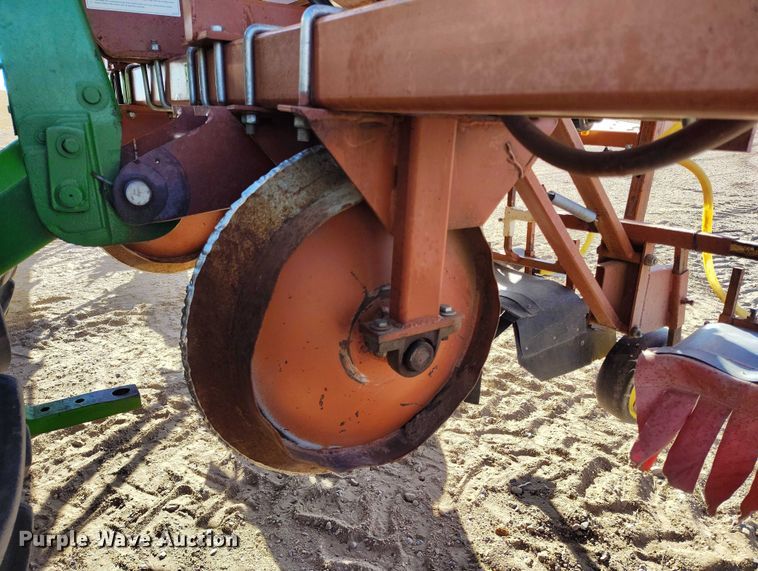 image for item DT0955 1998 H&S 16R-30VF hooded sprayer