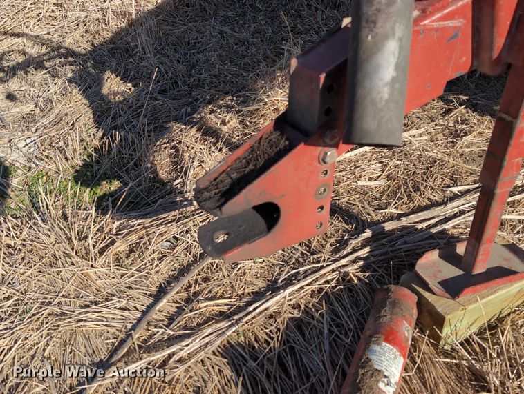 image for item DT1751 New Holland 664 round baler