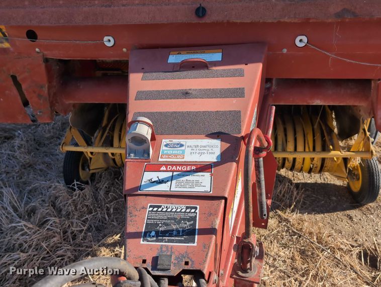 image for item DT1751 New Holland 664 round baler