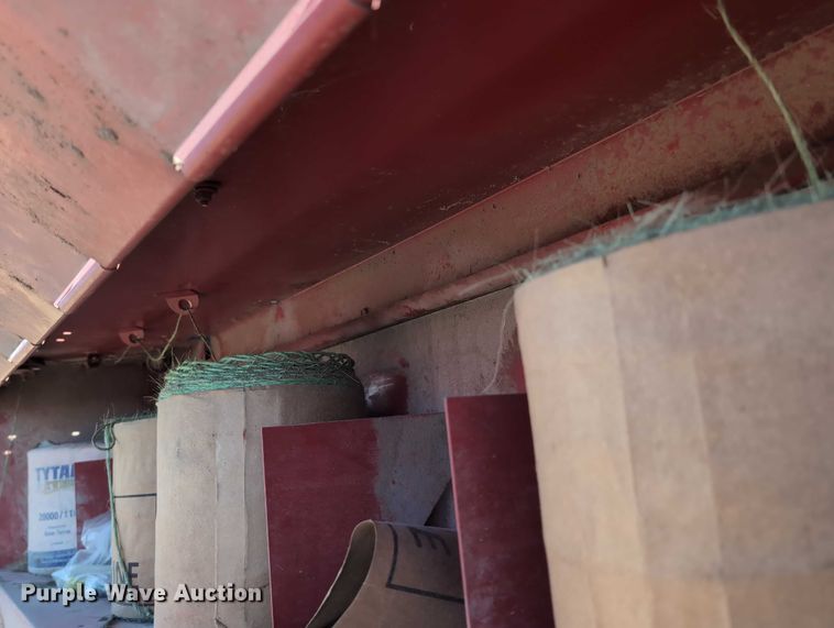 image for item DT1751 New Holland 664 round baler