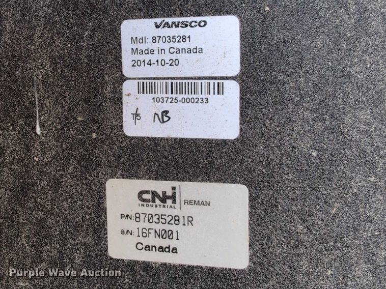 image for item DT1751 New Holland 664 round baler