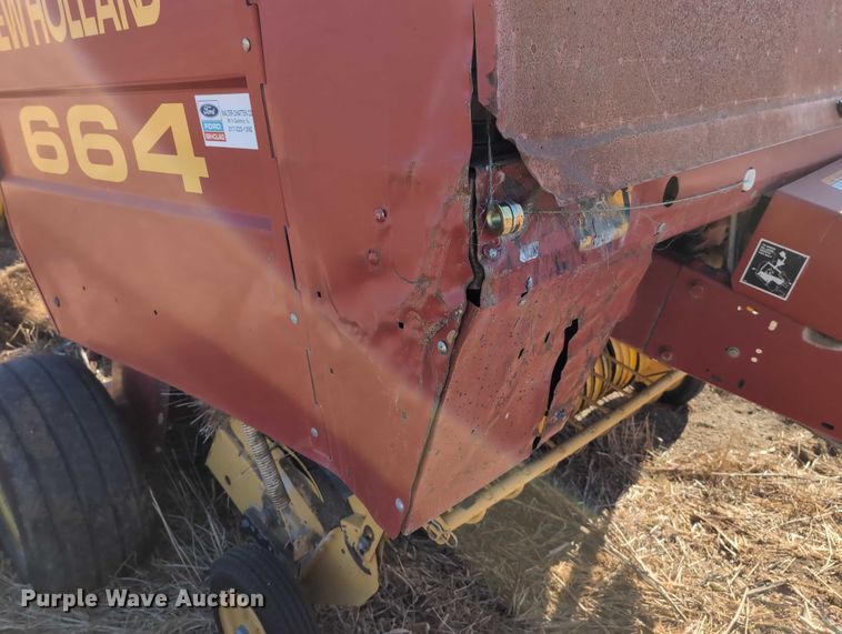 image for item DT1751 New Holland 664 round baler