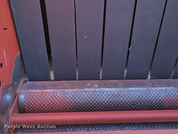 image for item DT1751 New Holland 664 round baler