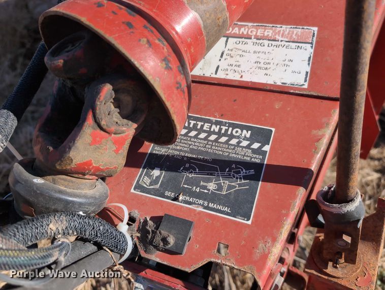 image for item DT1752 New Holland 664 round baler