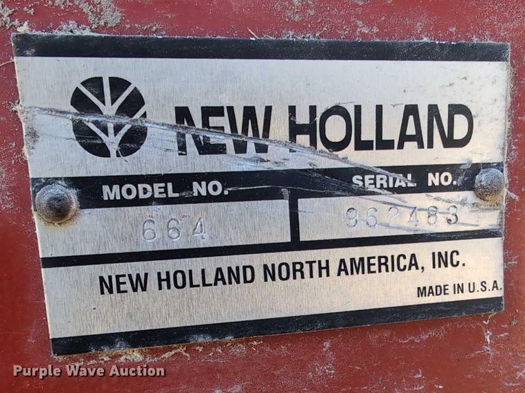 image for item DT1752 New Holland 664 round baler