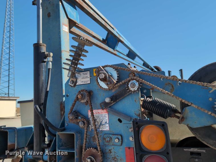 image for item DT1753 1996 Kinze 2600 split row no-till planter