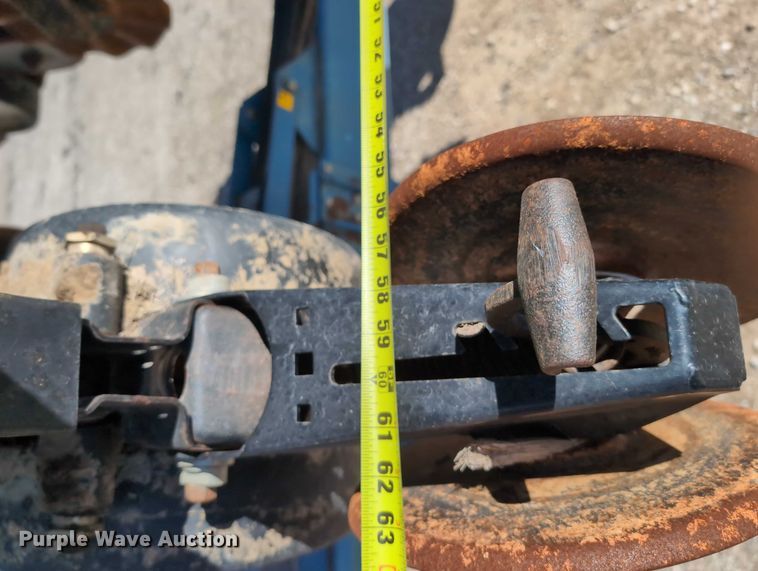 image for item DT1753 1996 Kinze 2600 split row no-till planter