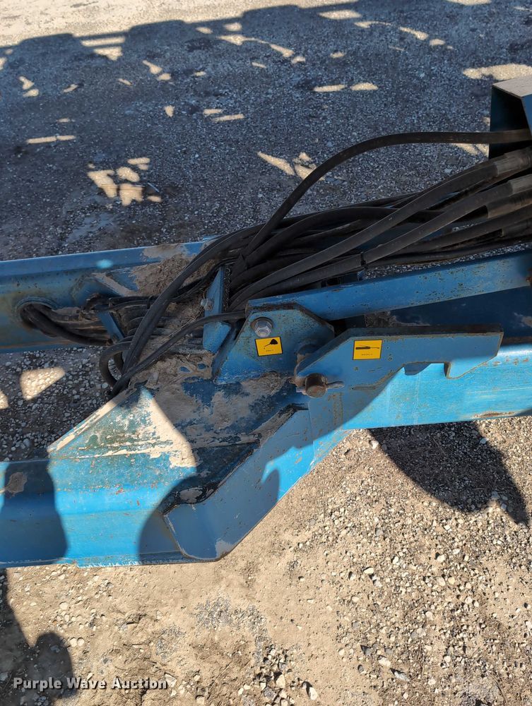 image for item DT1753 1996 Kinze 2600 split row no-till planter
