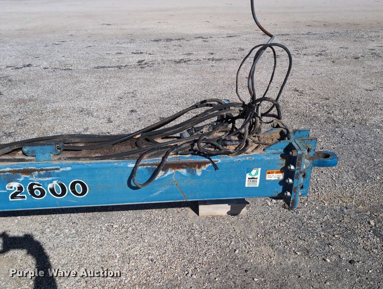 image for item DT1753 1996 Kinze 2600 split row no-till planter