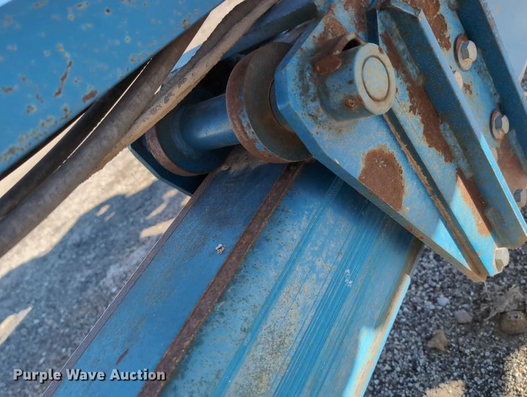 image for item DT1753 1996 Kinze 2600 split row no-till planter