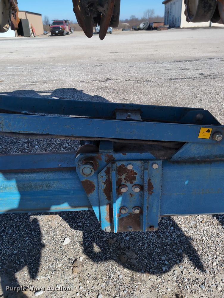 image for item DT1753 1996 Kinze 2600 split row no-till planter