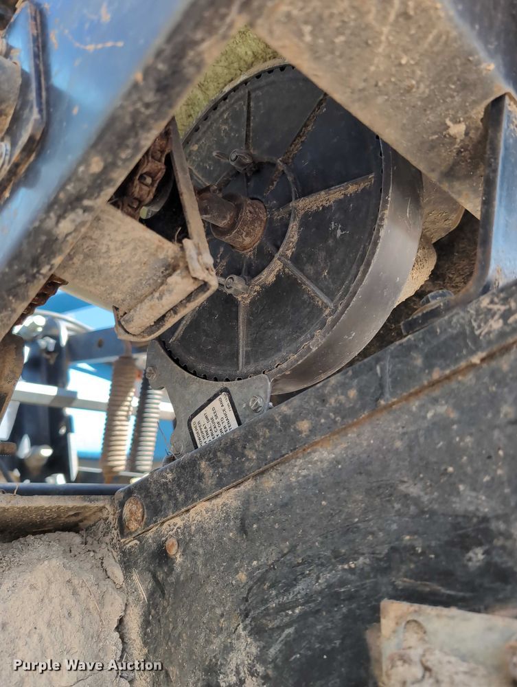 image for item DT1753 1996 Kinze 2600 split row no-till planter