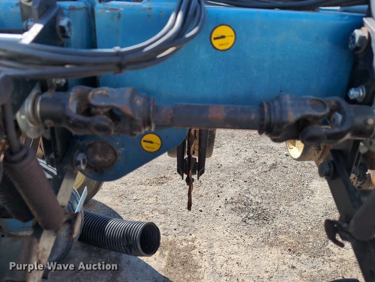 image for item DT1753 1996 Kinze 2600 split row no-till planter