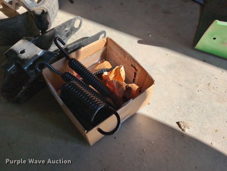 image for item DT1753 1996 Kinze 2600 split row no-till planter