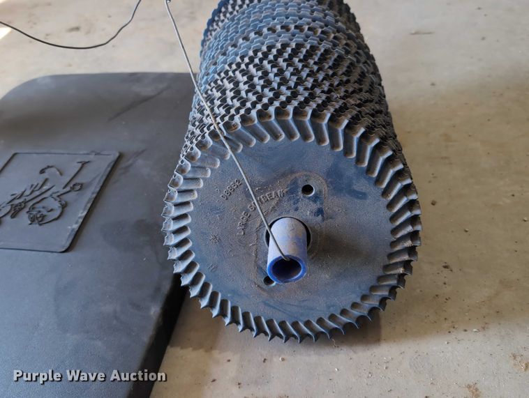 image for item DT1753 1996 Kinze 2600 split row no-till planter