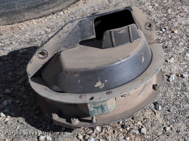 image for item DT1753 1996 Kinze 2600 split row no-till planter