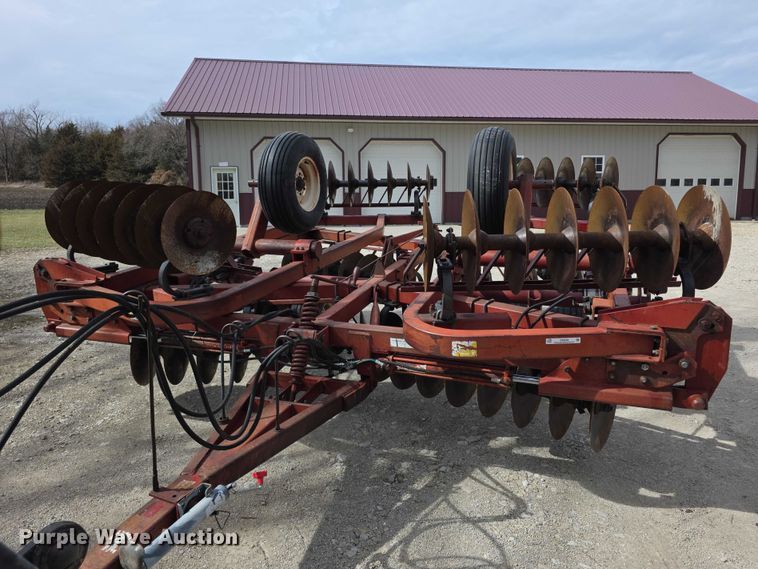 image for item DZ3956 Kewanee 1100 tandem disk