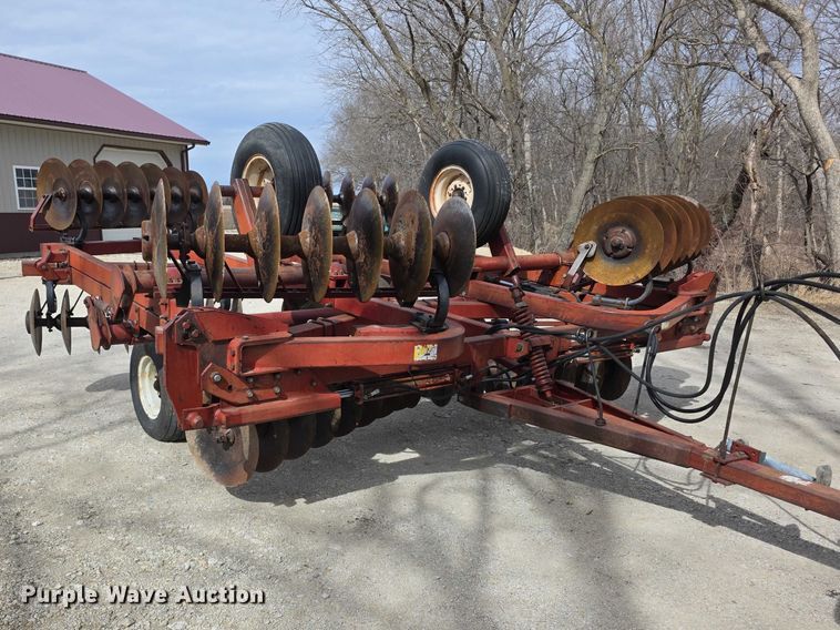 image for item DZ3956 Kewanee 1100 tandem disk