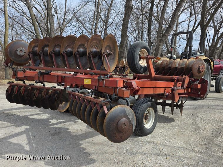 image for item DZ3956 Kewanee 1100 tandem disk