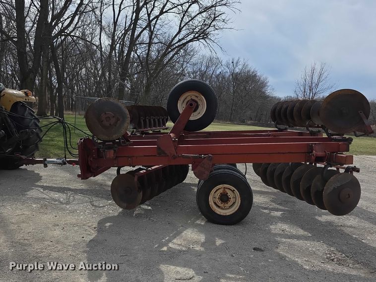 image for item DZ3956 Kewanee 1100 tandem disk