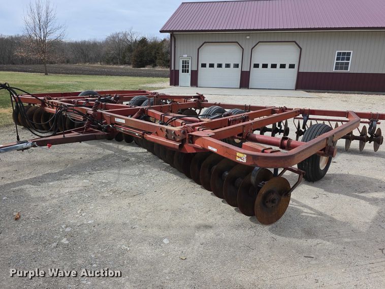 image for item DZ3956 Kewanee 1100 tandem disk