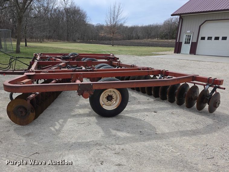 image for item DZ3956 Kewanee 1100 tandem disk