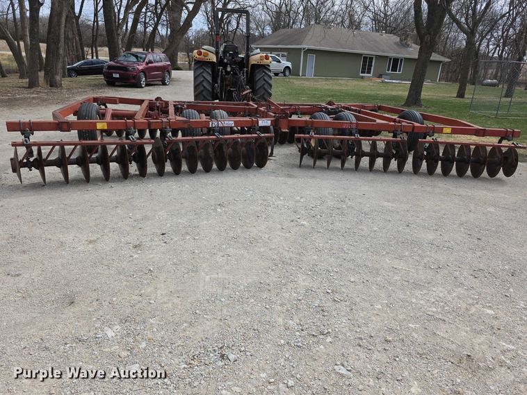 image for item DZ3956 Kewanee 1100 tandem disk