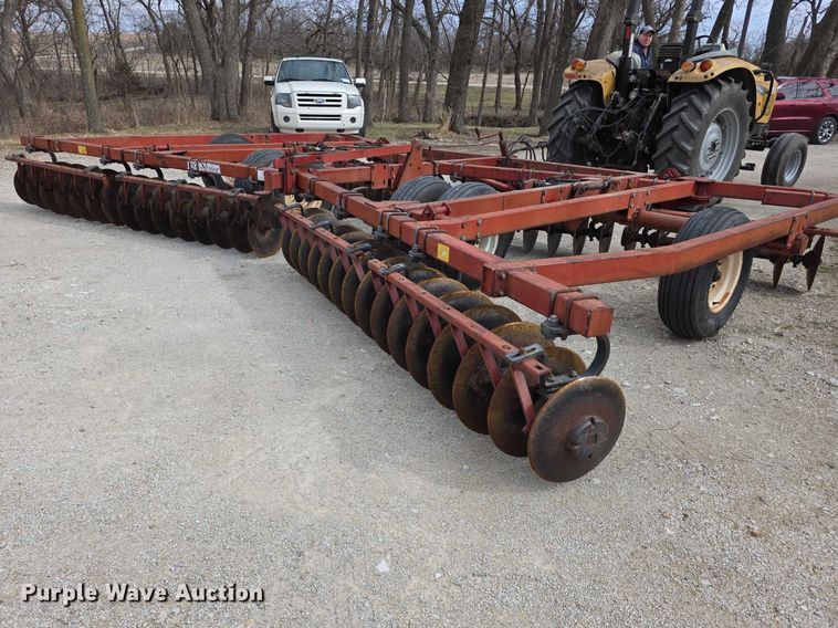 image for item DZ3956 Kewanee 1100 tandem disk