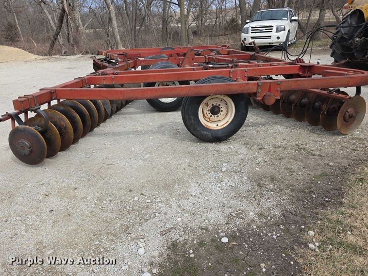 image for item DZ3956 Kewanee 1100 tandem disk
