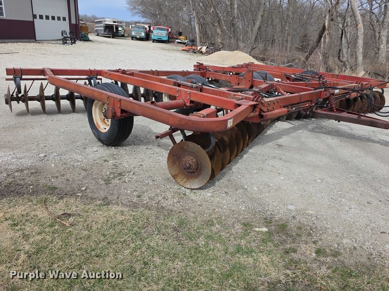 image for item DZ3956 Kewanee 1100 tandem disk