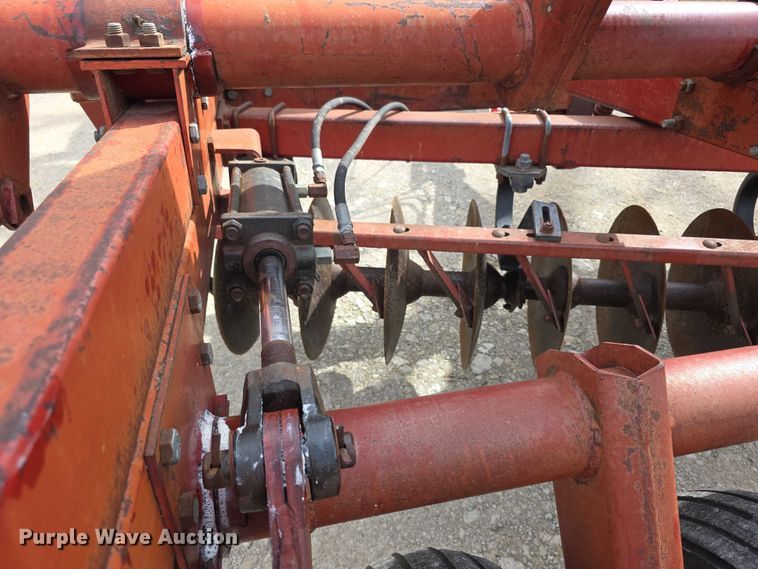 image for item DZ3956 Kewanee 1100 tandem disk