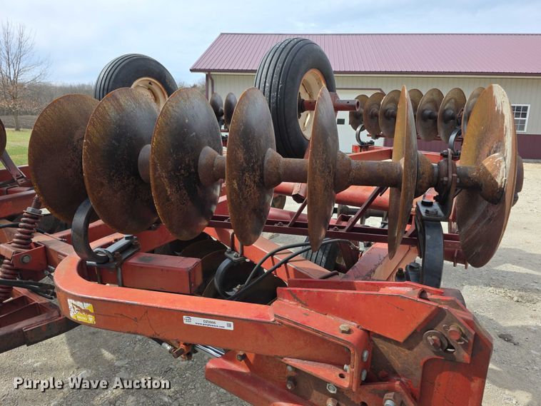 image for item DZ3956 Kewanee 1100 tandem disk