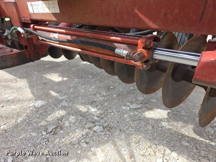 image for item DZ3956 Kewanee 1100 tandem disk