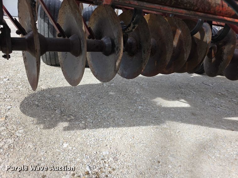 image for item DZ3956 Kewanee 1100 tandem disk