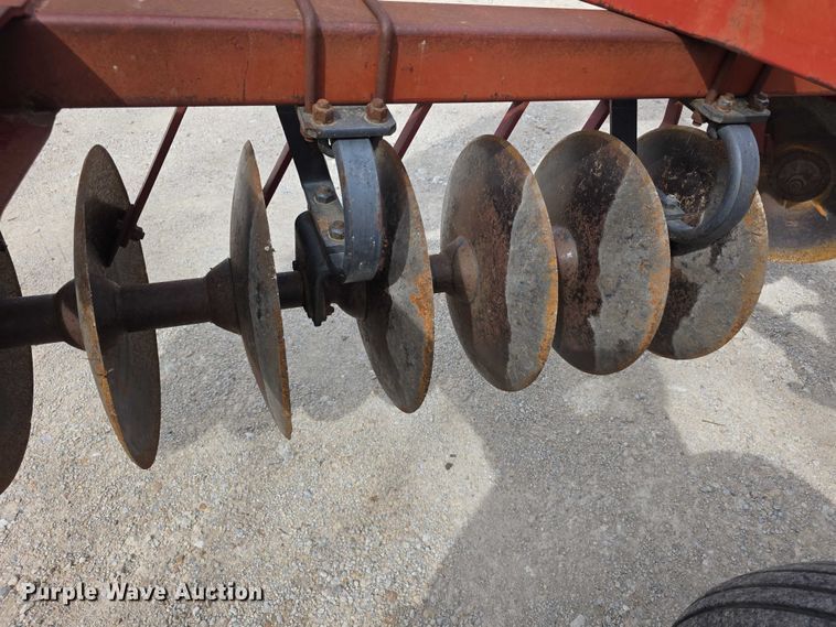 image for item DZ3956 Kewanee 1100 tandem disk