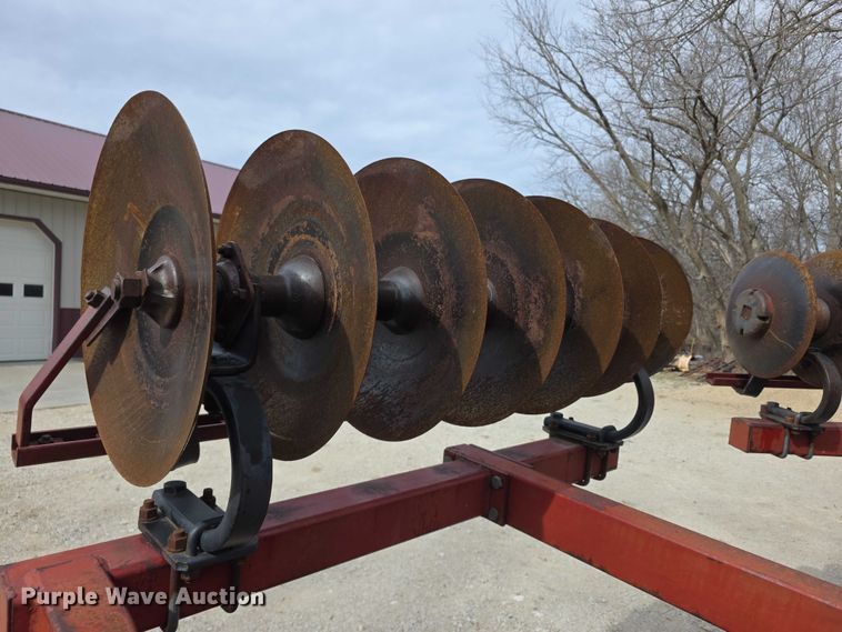 image for item DZ3956 Kewanee 1100 tandem disk