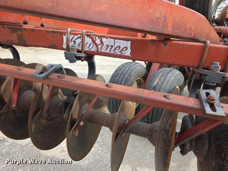 image for item DZ3956 Kewanee 1100 tandem disk