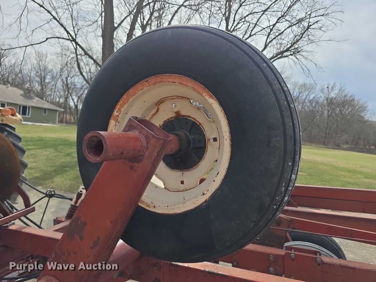 image for item DZ3956 Kewanee 1100 tandem disk