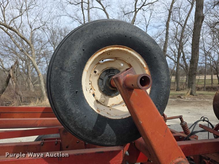 image for item DZ3956 Kewanee 1100 tandem disk