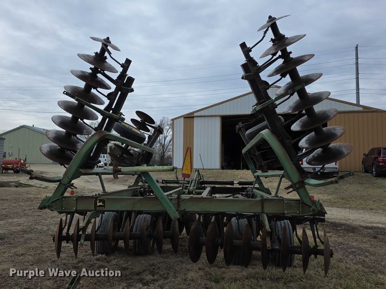 image for item DZ3957 John deere  235 double off-set disk